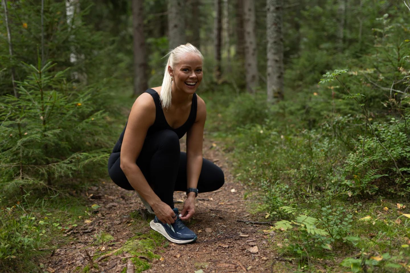 Jag förbereder mig för träning i skogen